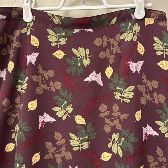Seasonal Fall Skirt Eggplant Color Fall Pattern Leaves Autumn Cottage - Picture 2 of 8